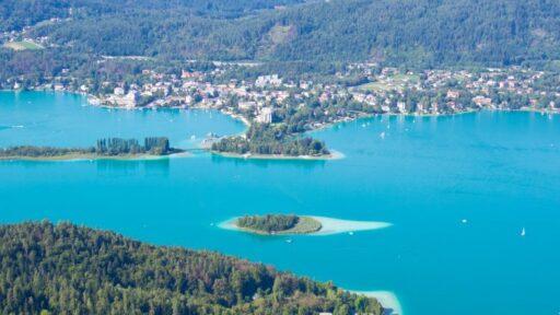 Zu sehen ist das Beitragsbild 1 zum Beitrag mit dem Thema: Kärnten – Wo selbst die Kühe Urlaub machen wollen