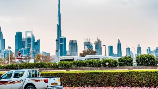 Zu sehen ist das Beitragsbild 1 zum Beitrag mit dem Thema: Dubai - Ihr ultimatives Shoppingparadies zwischen Tradition und futuristischem Luxus