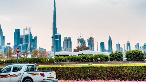 Zu sehen ist das Beitragsbild 1 zum Beitrag mit dem Thema: Dubai - Ihr ultimatives Shoppingparadies zwischen Tradition und futuristischem Luxus